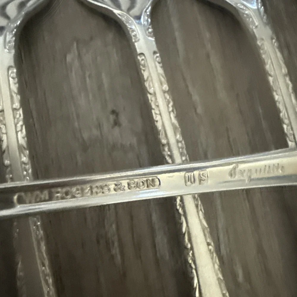 LOT OF 8 WM‎ ROGERS & SON VTG c194O EXQUISITE SILVERPLATED SALAD FORKS